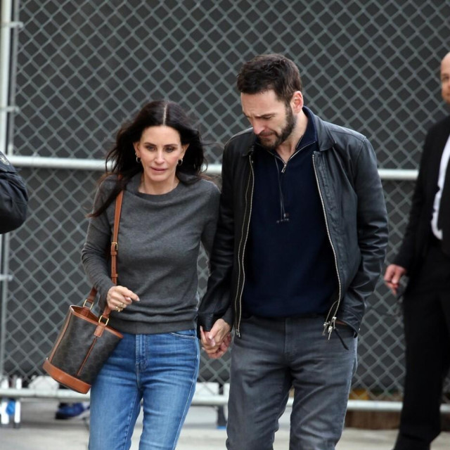 Courteney, koju milijuni gledatelja pamte kao legendarnu Monicu Geller iz omiljenih ”Prijatelja”, živi u Los Angelesu, dok je Johnny posljednjih godina uglavnom boravio u Londonu
