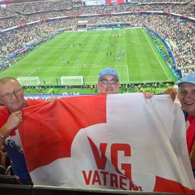 Bicklistički trio na stadionu u Dallasu