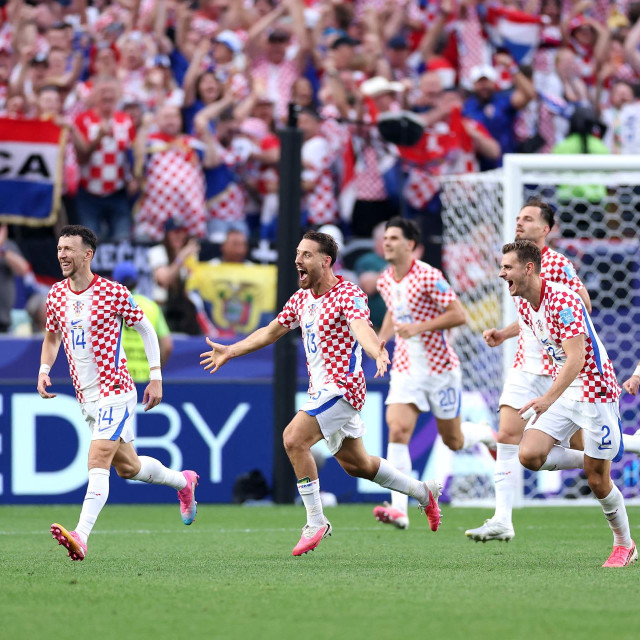 Vatreni slave gol protiv Gane