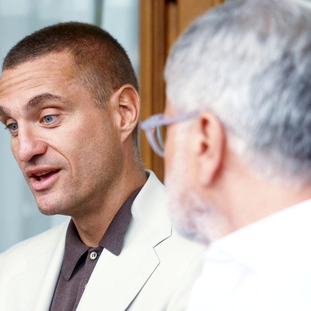 Kritika je postala prijetnja po život, objavio je Vidić