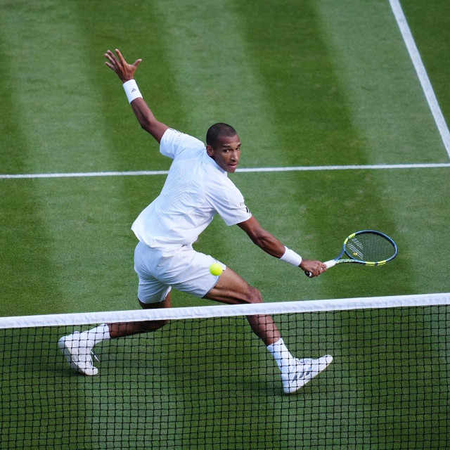 Félix Auger-Aliassime slavio je nakon 2 sata i 41 minute igre na terenu broj 1