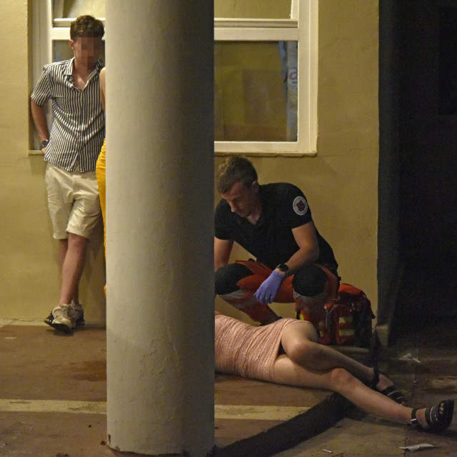 Dežurni djelatnici Zavoda za hitnu medicinu Splitsko-dalmatinske županije tijekom intervencije (arhivska fotografija)