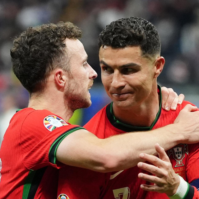 Diogo Jota i Cristiano Ronaldo