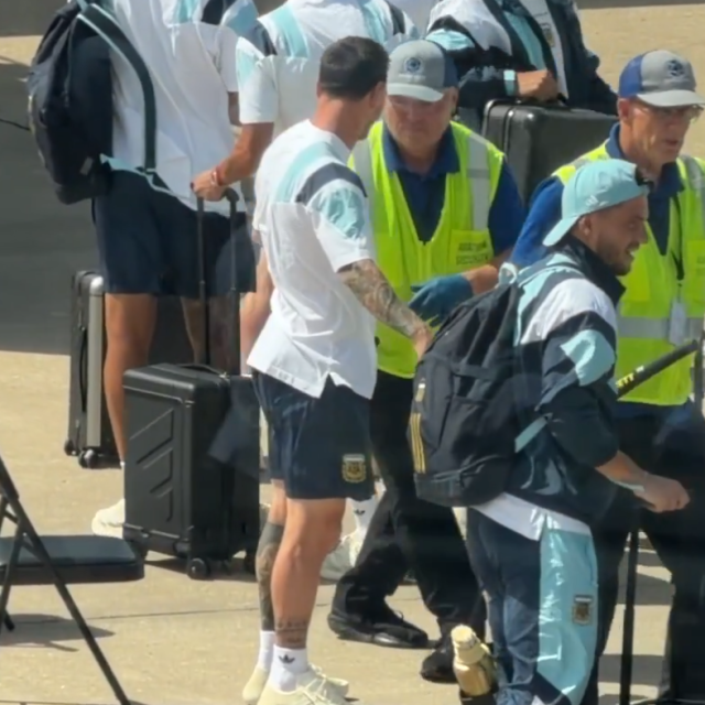 Lionel Messi na aerodromu