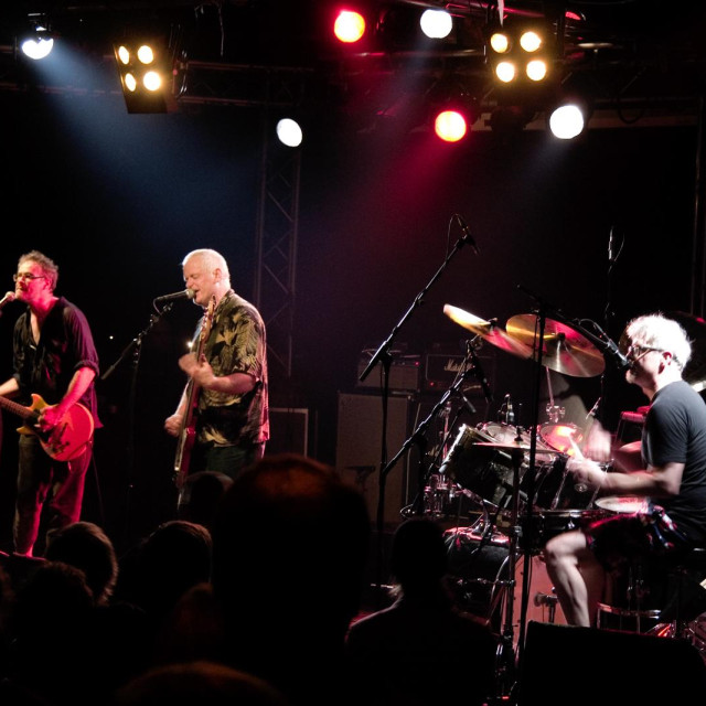 Nastup grupe Nomeansno, John Wright (bubnjar) desno