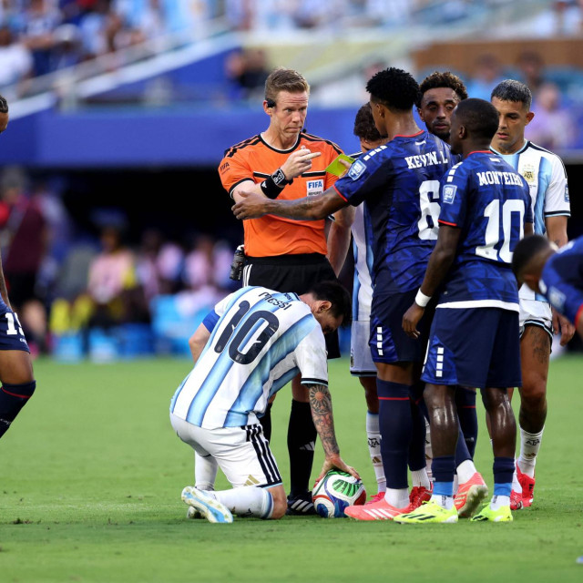 Kevin Pina, Drew Fischer i Lionel Messi
