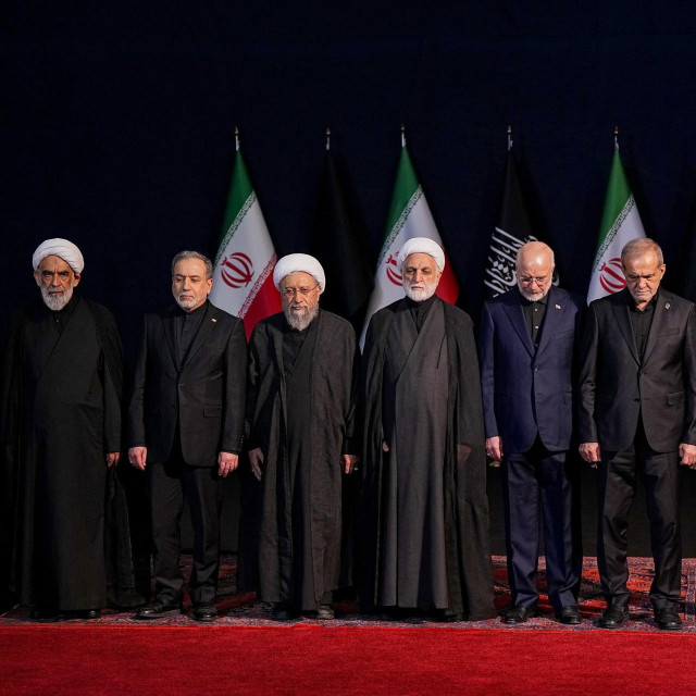 Iranski vojni vrh na pogrebu Alija Hameneija