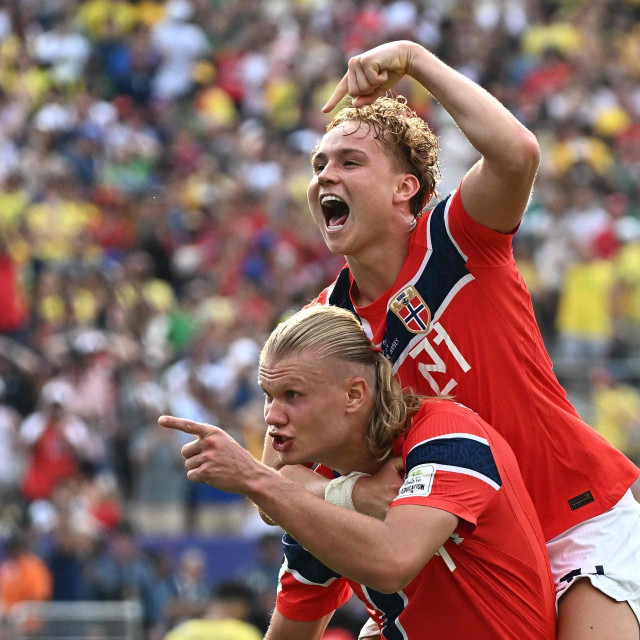 Erling Braut Haaland i Andreas Schjelderup slave gol