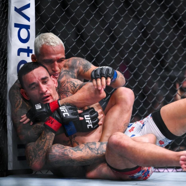 Charles Oliveira i Max Holloway