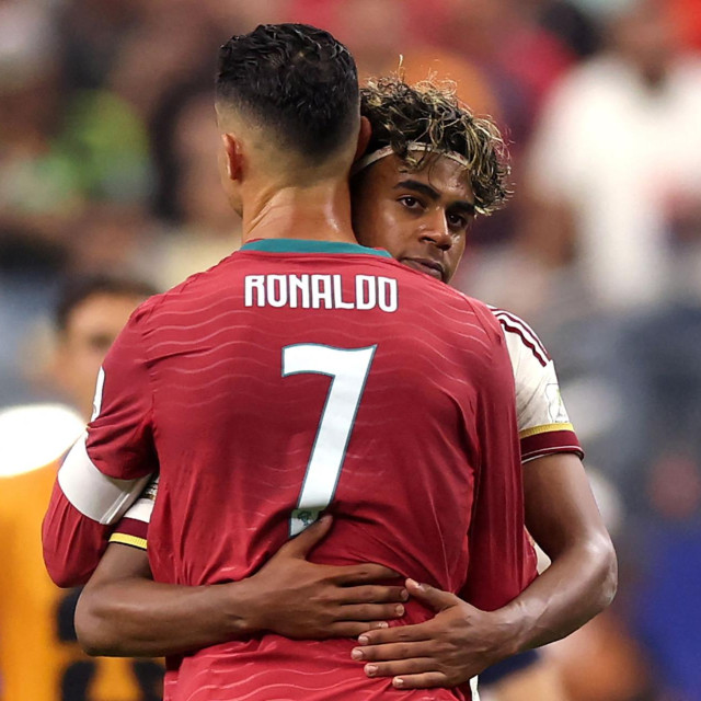 Cristiano Ronaldo morao je čestitati Lamineu Yamalu nakon sudara u osmini finala