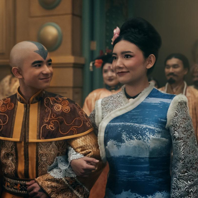 Aang (Gordon Cormier) i Katara (mohinkansko-kanadska pjevačica Kiawentiio)