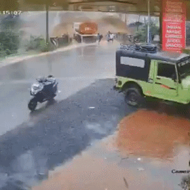 Odron na gradilištu tunelu u blizini Meppadyja u saveznoj državi Kerali u Indiji