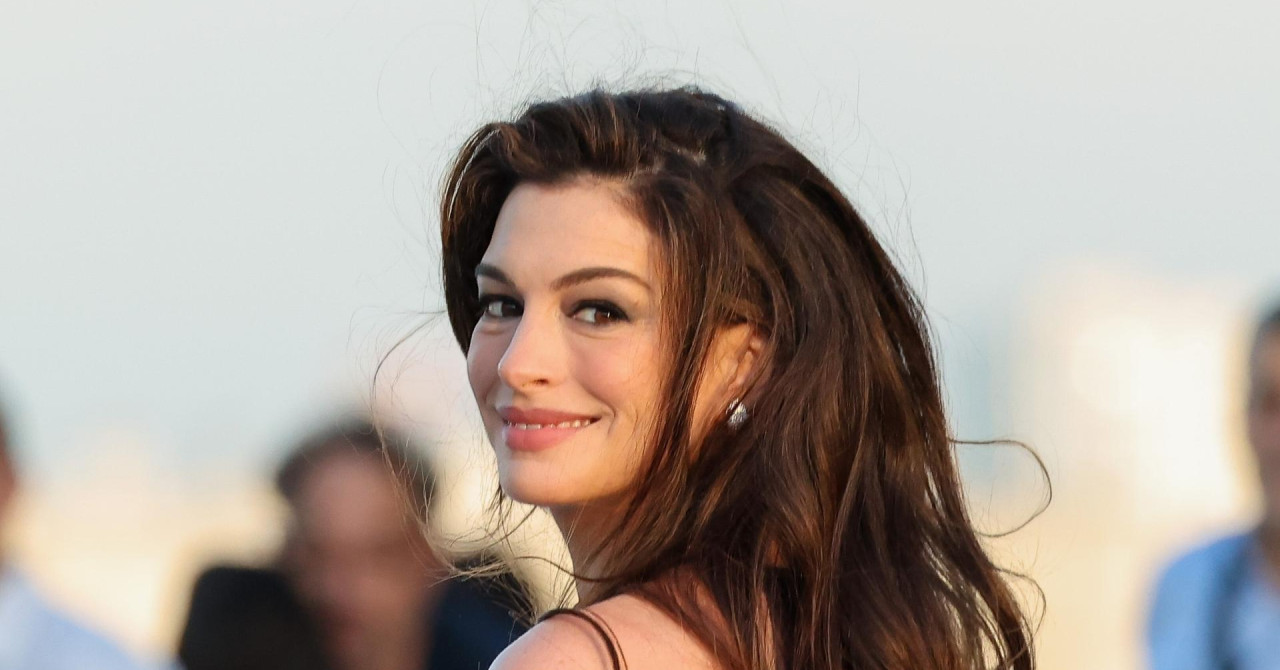 Na premijeri u Parizu ponovno su zablistale zvijezde "Odiseje": Anne Hathaway naglasila trudnički trbuščić, Zendaya nosila masku