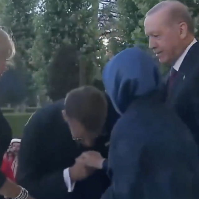 Emmanuel Macron i Emine Erdogan
