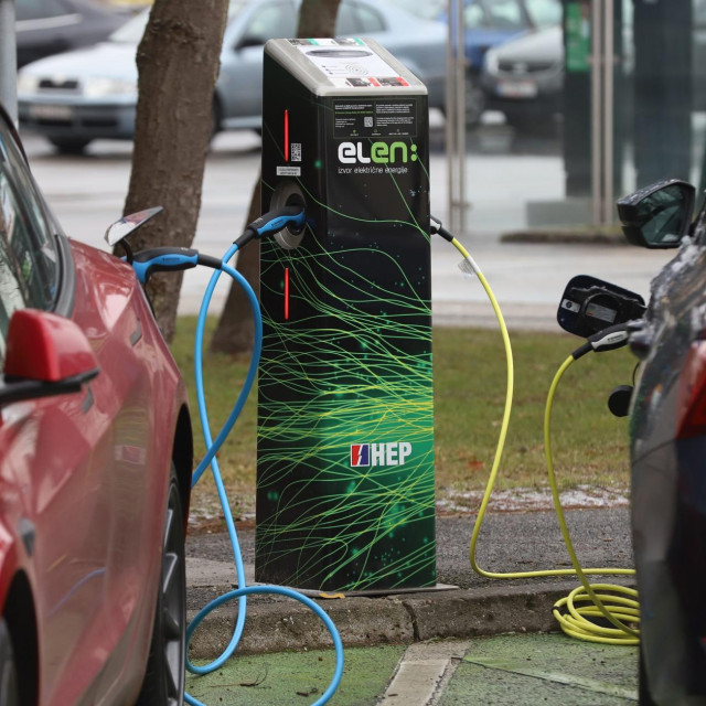 Punjenje elektricnih automobila, ilustracija