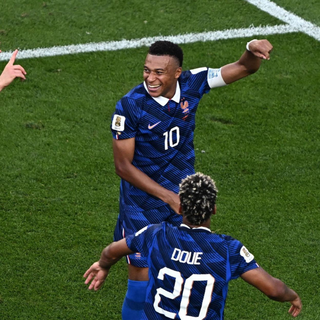 Kylian Mbappe i suigrači
