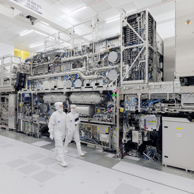 Sterilna čistionicu (cleanroom) u Veldhovenu, sjedištu ASML-a u Nizozemskoj, gdje se testira High-NA EUV litografija