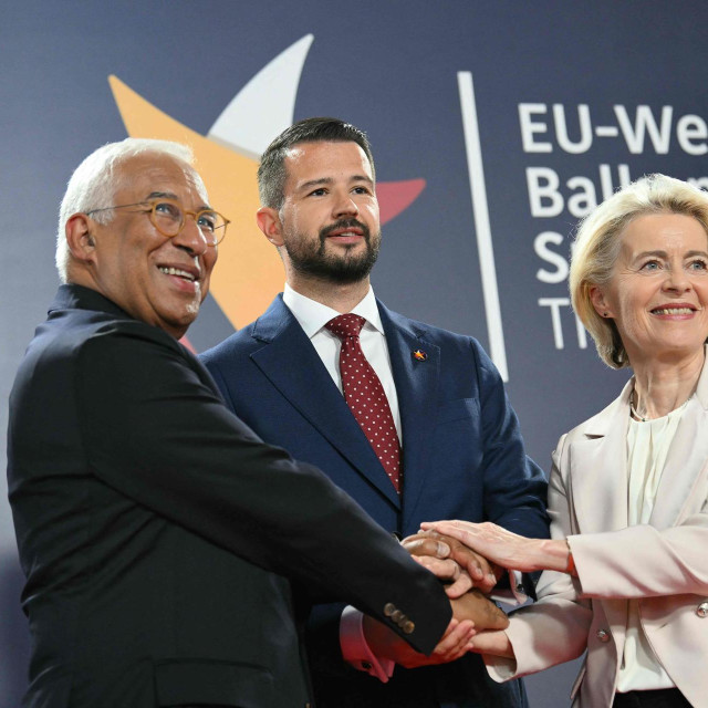 Crnogorski predsjednik Jakov Milatović s čelnicom EK Ursulom von der Leyen i predsjednikom Europskog vijeća Antoniom Costom