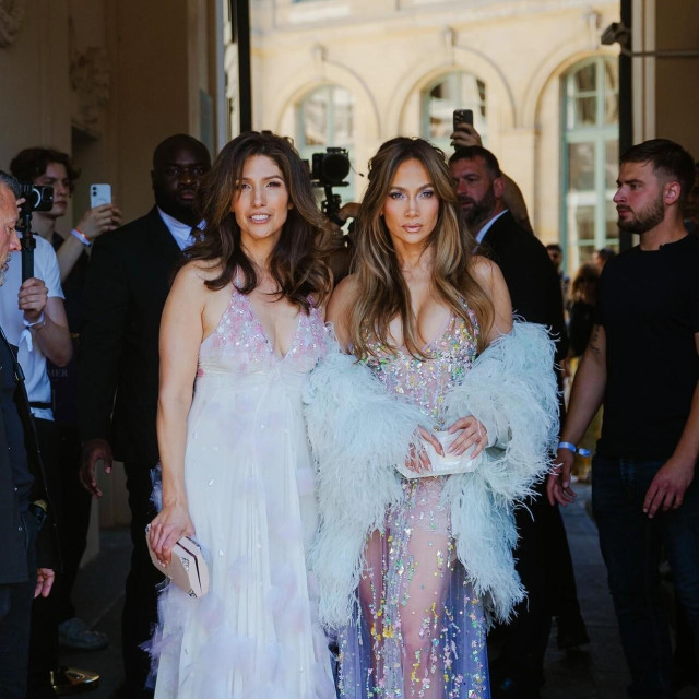Jennifer i Lynda Lopez u Parizu