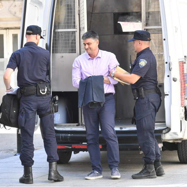 
Privođenje gradonačelnika Buja Fabrizija Vižintina