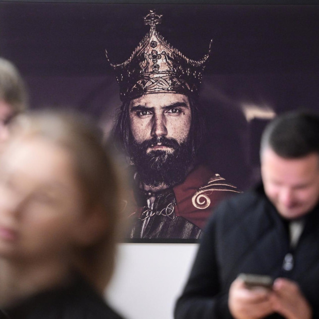 O kralju Tomislavu ne zna se gotovo ništa, ali oskudni i nepouzdani izvori naše ljude nisu zaustavili da njegov život predstave do najsitnijih detalja