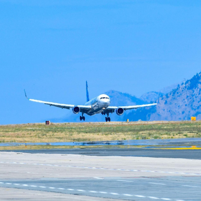 
Izravnom aviolinijom United Airlinesa Dubrovnik je od danas ponovno povezan s SAD-om. 