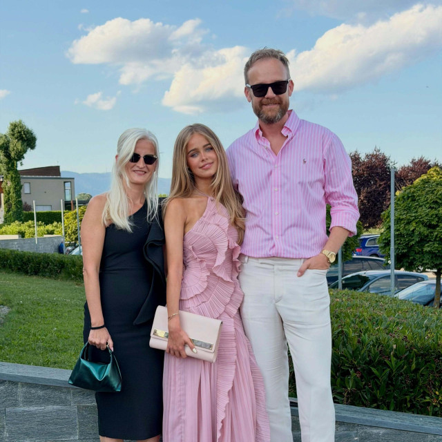 Saša i Marina Lozar s kćeri Evom