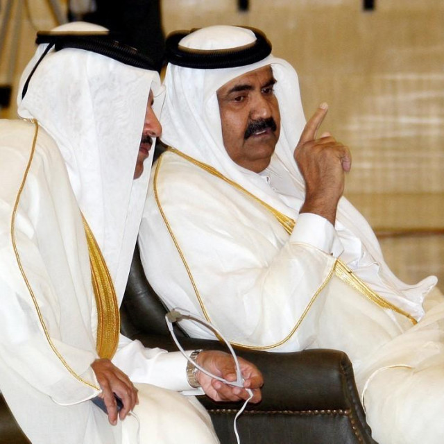 Šeik Hamad bin Khalifa al-Thani (desno)