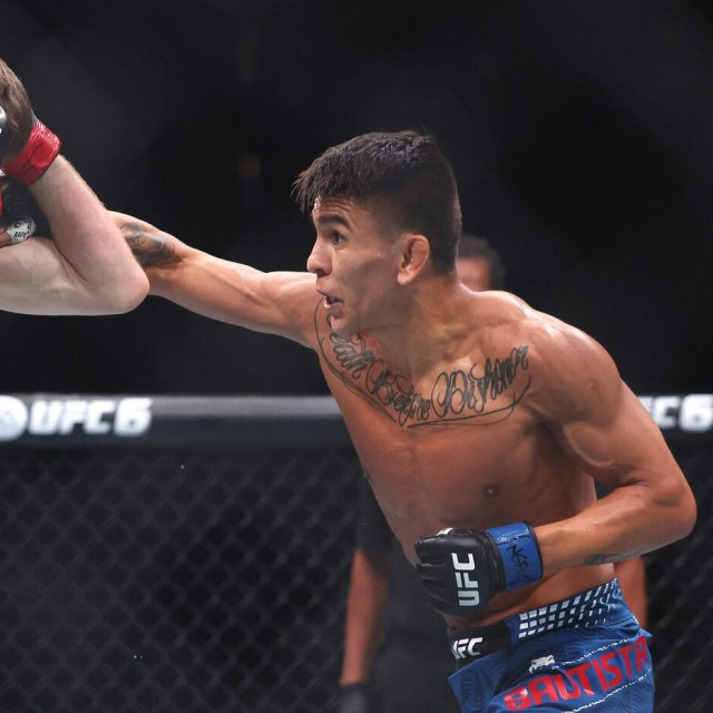 Cory Sandhagen vs. Mario Bautista (desno)