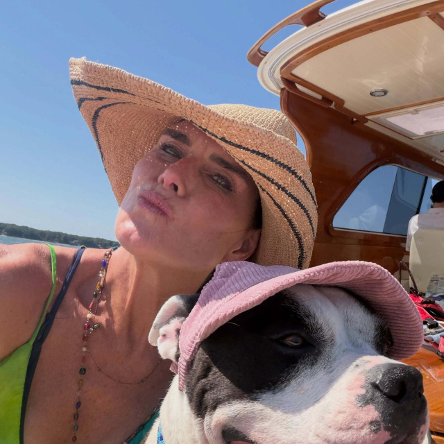 Brooke Shields s ljubimcem tijekom ljetne uživancije
