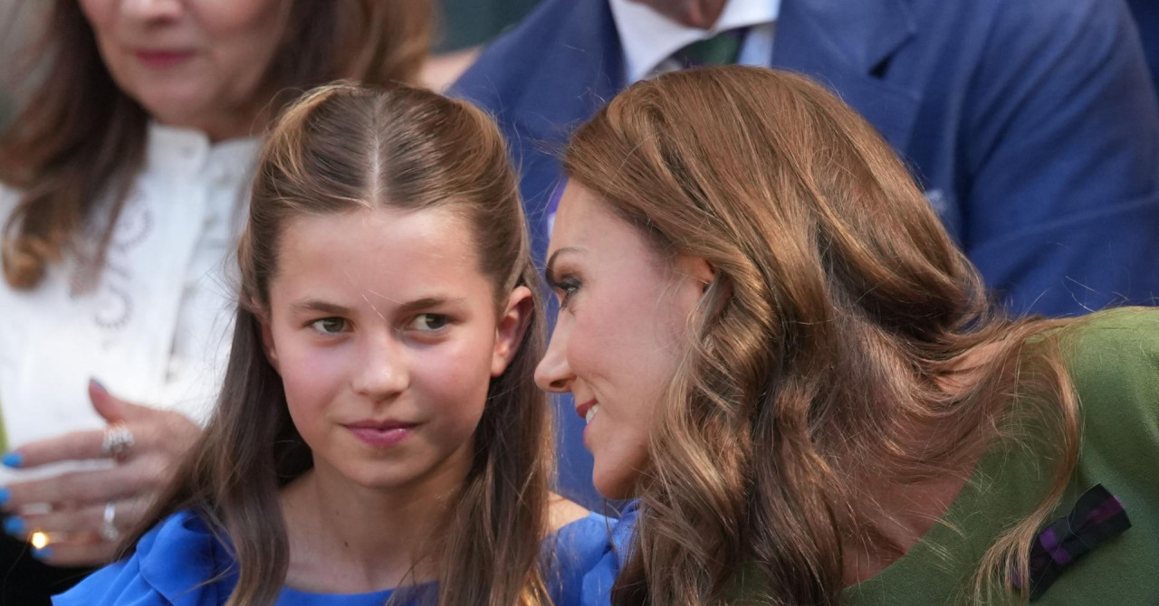 Princeza Charlotte u haljini kao da je iz maminog ormara, no najviše pozornosti ukrala je njezina ‘sirenska‘ kosa