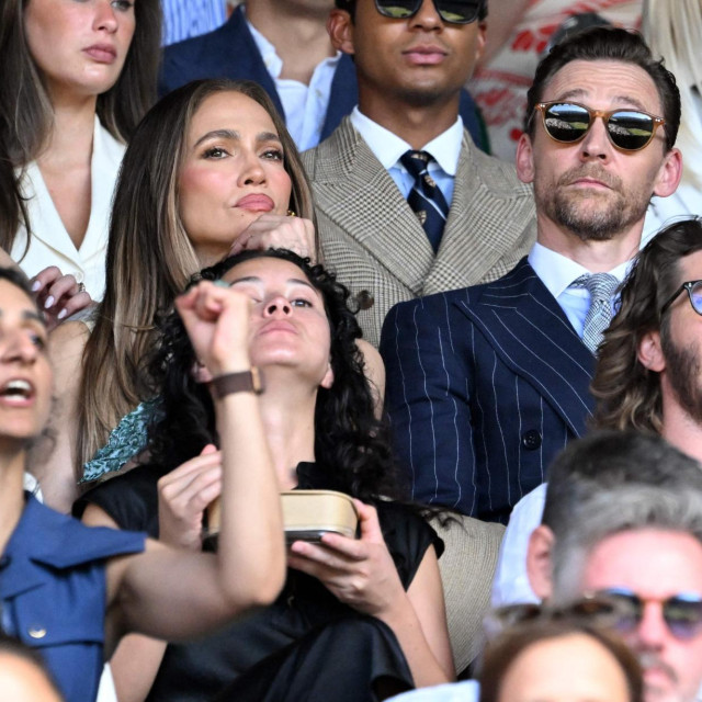 Jennifer Lopez, Tom Hiddleston i Andrew Garfield 