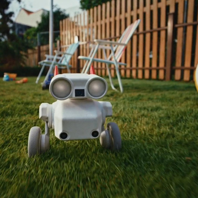 Beni na prvi pogled izgleda poput simpatične igračke ili robota iz animiranog filma