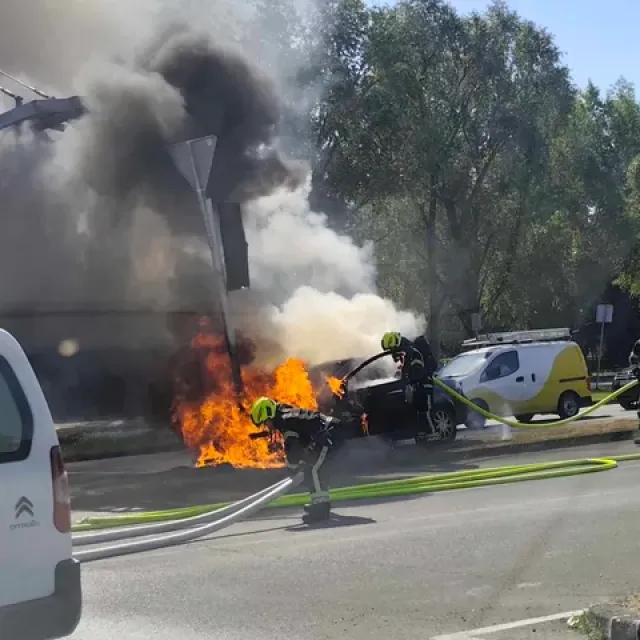 Zapaljeni automobil u Novom Zagrebu
