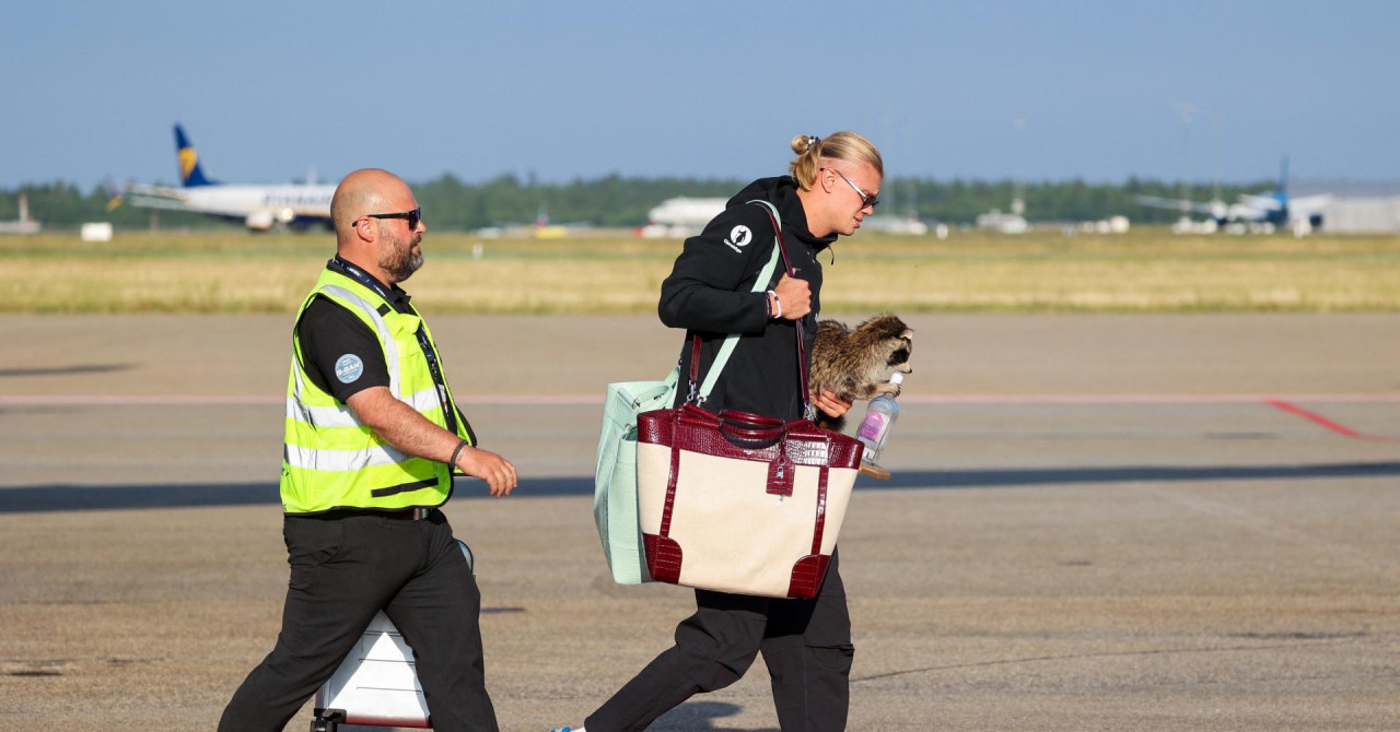 Haaland umjesto trofeja u rukama nosio rakuna i golemu dizajnersku torbu
