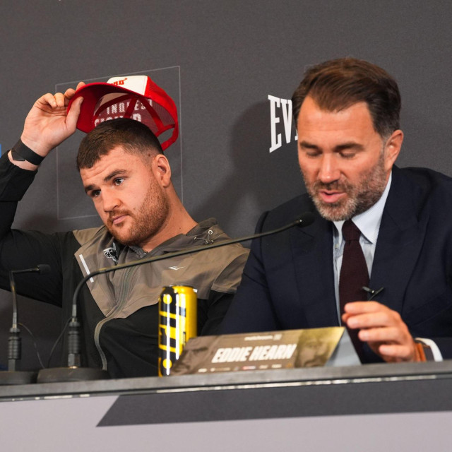 Johnny Fisher (lijevo) | Eddie Hearn (desno)