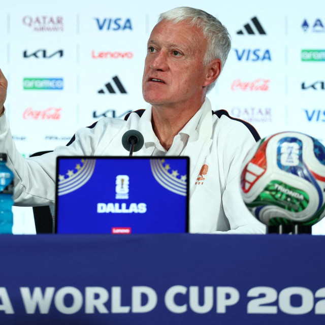 Francuski izbornik Didier Deschamps na konferenciji za novinare