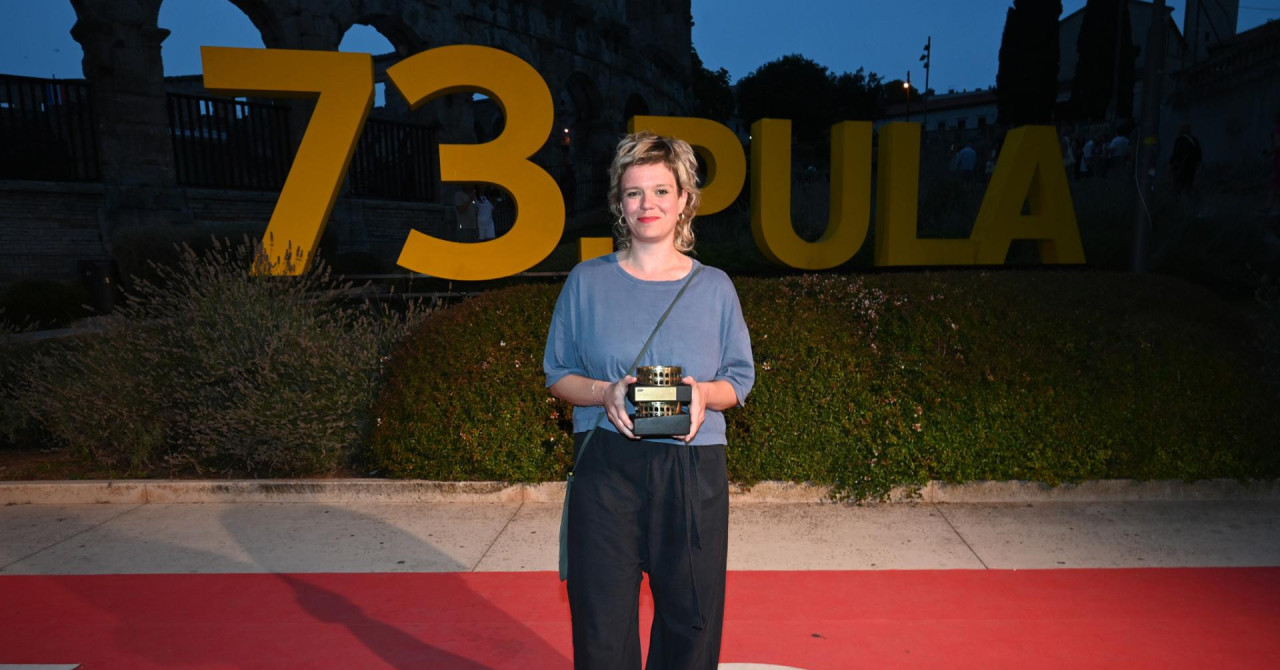 Tko je talentirana kći našeg slavnog glumca, Klara Šovagović, koja je sinoć osvojila i slavila Zlatnu arenu?