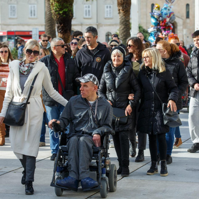 Na tržištu nedostaje najmanje 2000 osobnih asistenata