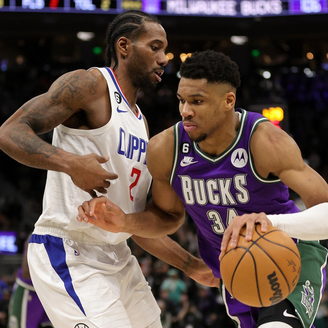 Kawhi Leonard u duelu s Giannisom Antetokounmpom