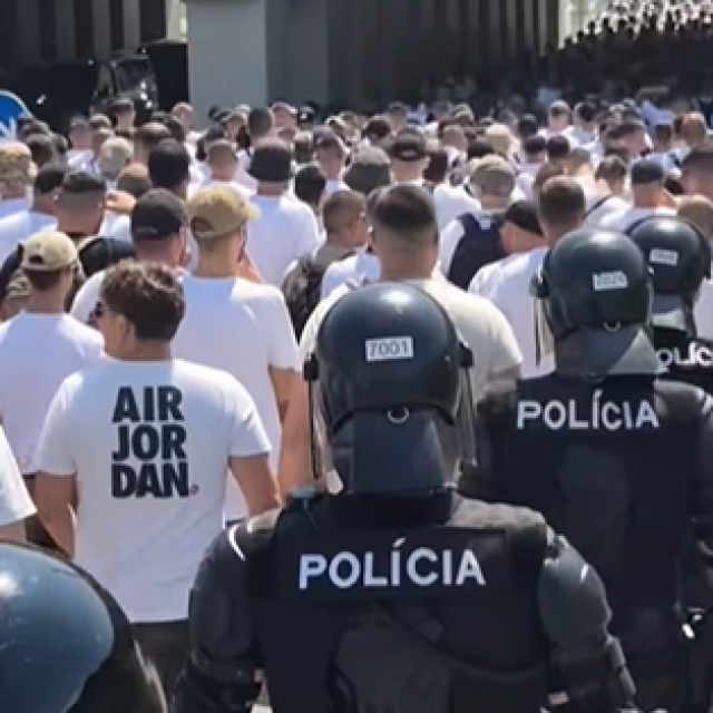 Žilina - Hajduk policijska pratnja Torcide