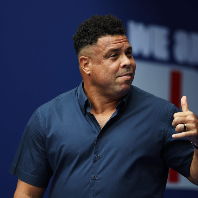 Ronaldo daje znak palcem gore prije četvrtfinalne utakmice Svjetskog prvenstva 2026. između Norveške i Engleske