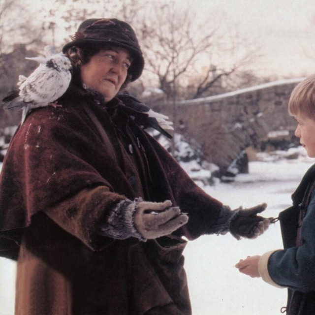 Brenda Fricker i Macaulay Culkin u ‘Sam u kući 2‘