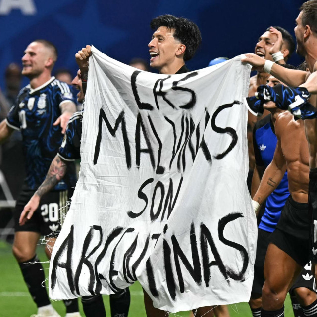 Argentinski reprezentativci slave ulazak u finale s kontroverznim transparentom