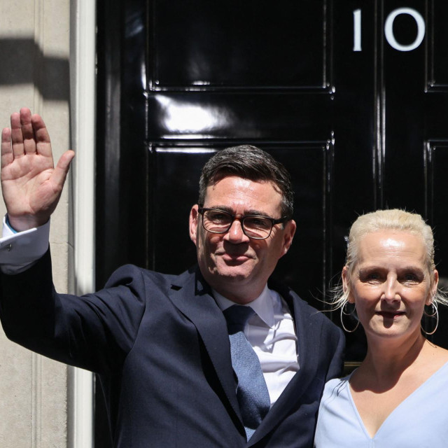 Andy Burnham sa suprugom Marie-France van Heel
