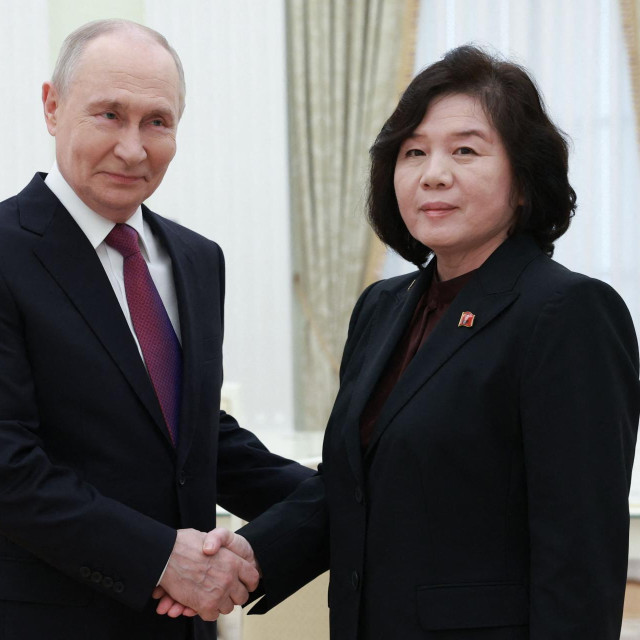 Vladimir Putin i Choe Son Hui