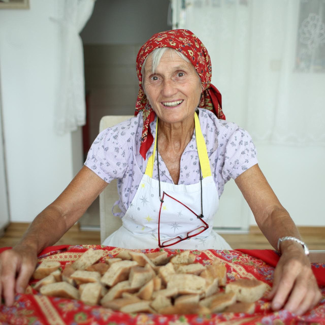 Zorica Barbarić, jedna od posljednjih majstorica vrapčanskog podremanca