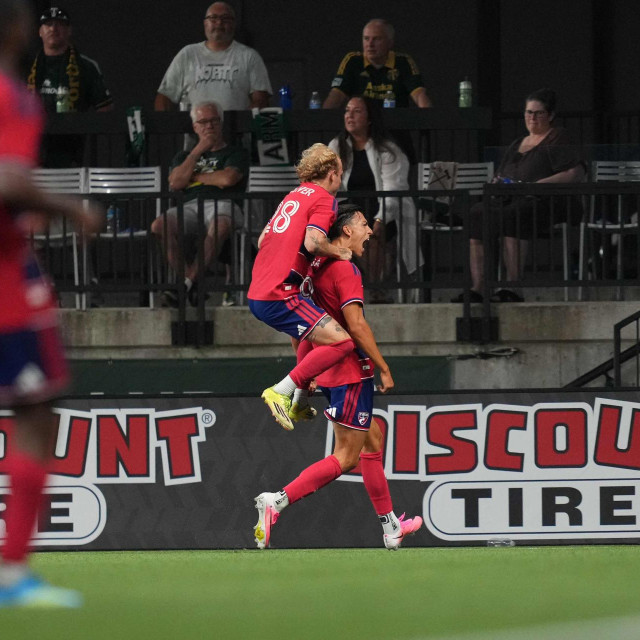 Petar musa slavi pogodak Portlandu 