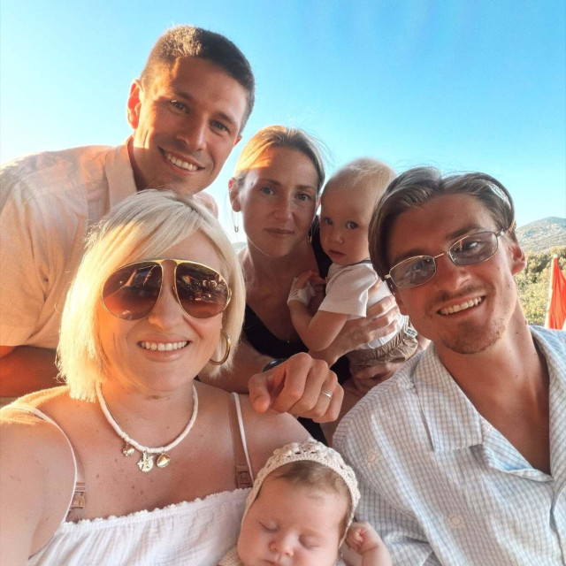 Filip Tonković, Paula Jeričević Tonković, Petra Jeričević Žuglić i Fran Žuglić s Jadranom i Ritom