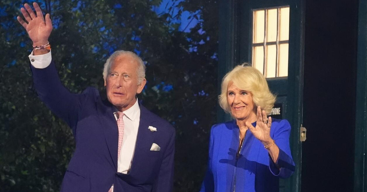 Kralj Charles i kraljica Camilla prekršili protokol i priredili jedno od svojih najvećih iznenađanja dosad, sve zbog njegove omiljene serije